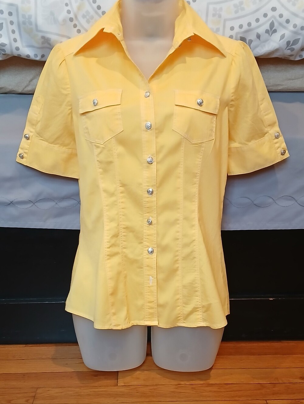 🎉4 Tops For $25🎉Vintage XS Yellow Blouse